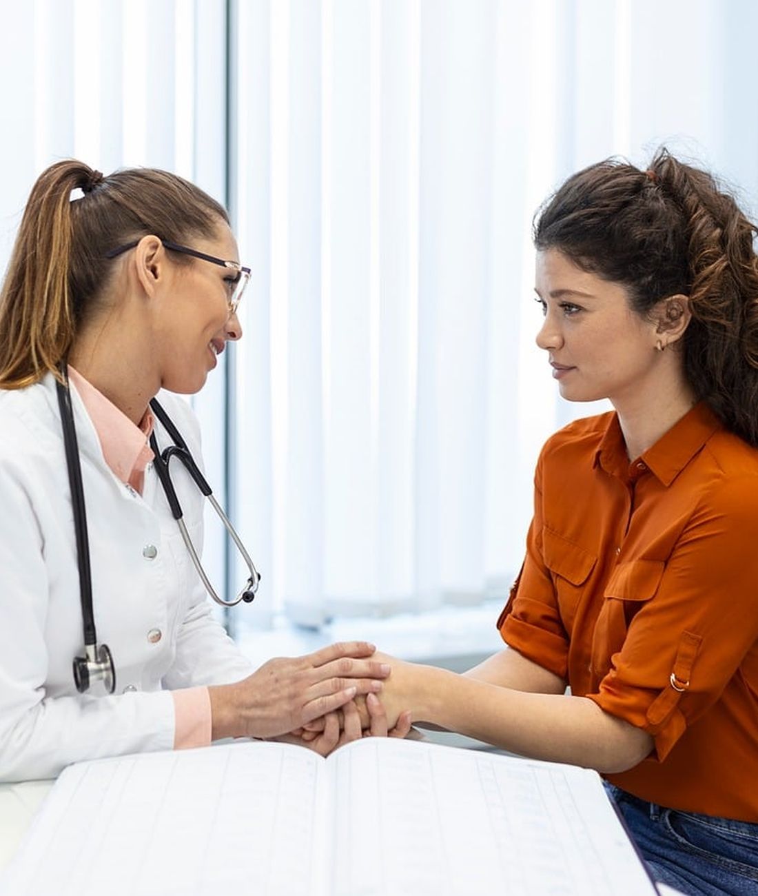 Konsultacja dermatologiczna (zdjęcie poglądowe)